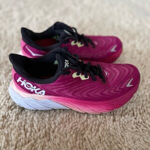 Pink Size 7 Hoka Arahi 6 Shoes